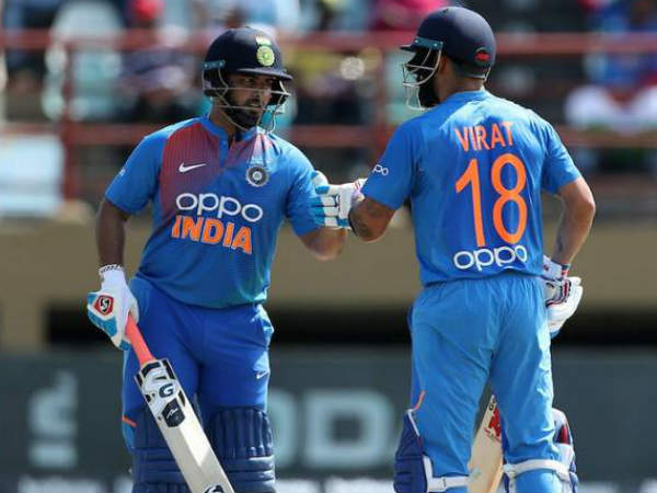 స్వల్ప వ్యవధిలో శిఖర్ ధావన్, విరాట్ కోహ్లీ ఔట్