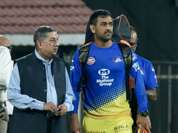 సంక్షోభాలను ముందుగానే పసిగట్టాలి