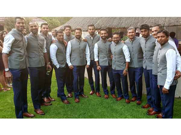 ఓపెనర్ శిఖర్ ధావన్ సైతం ట్విట్టర్లో