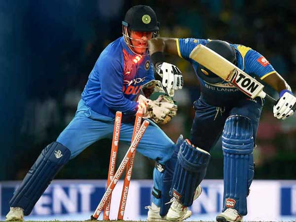 రెండో వికెట్ కీపర్గా ధోని