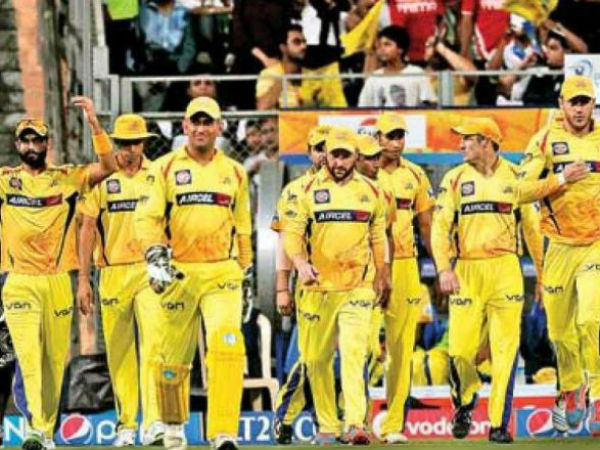 ముగ్గురు కీలకపాత్ర పోషించడం