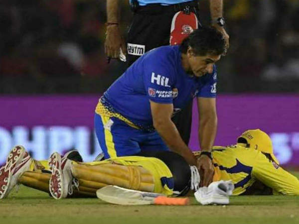 పంజాబ్తో జరిగిన మ్యాచ్లో వెన్నునొప్పితో బాధపడిన ధోని