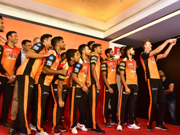 బౌలింగ్ కోచ్ మురళీధరన్ మాట్లాడుతూ: