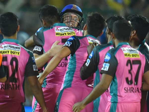 జోస్ బట్లర్కు మ్యాన్ ఆఫ్ ద మ్యాచ్ అవార్డు