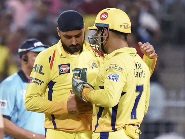 తొలుత బ్యాటింగ్కు దిగి తప్పు చేశారా?