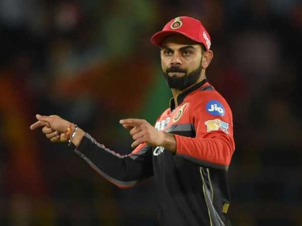 విరాట్ కోహ్లి... 3.2 లక్షలు