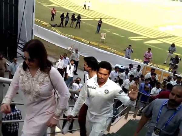 తొలి బంతికే ఔటయ్యా