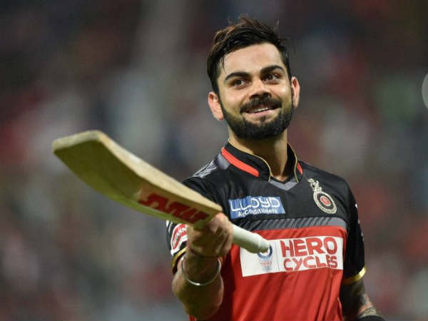 ఎక్కువ పరుగులు చేసిన తొలి బ్యాట్స్మెన్గా: