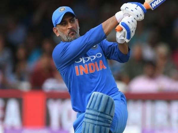 టాప్-10లో ఉన్న ధోని