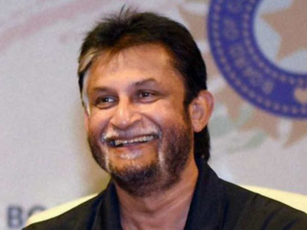 సిరీస్ ఓటమికి ధోనిని బాధ్యుడిని చేశారు