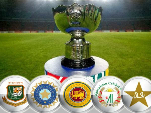 రెండు గ్రూపులుగా విడిపోయి