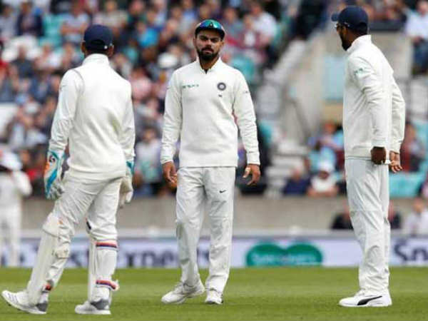 జడేజా వేసిన 10వ ఓవర్ రెండో బంతికి