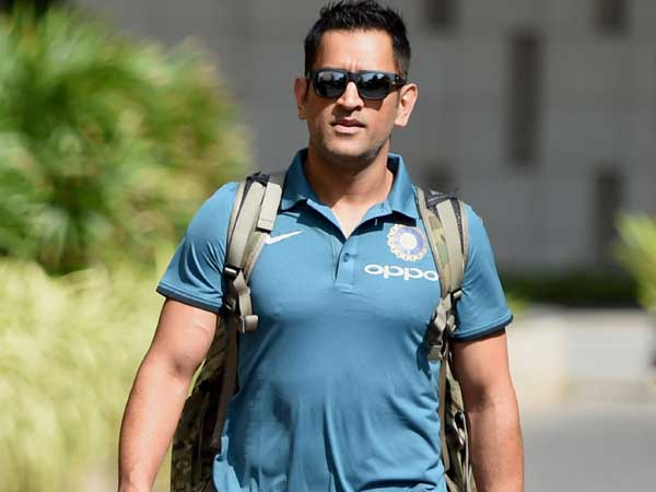 జట్టును ప్రేరణతో నడిపించేందుకు ధోనీ: