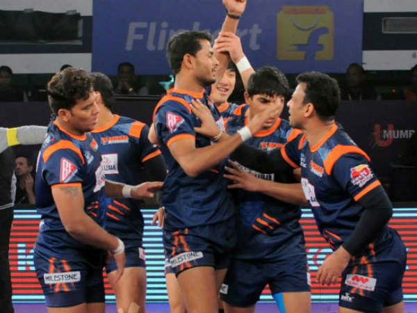 టాక్లింగ్లతో రెచ్చిపోయిన బెంగాల్ రైడర్లు