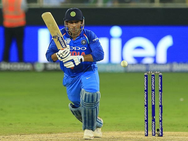 నీ రోల్ మోడల్ ఎవరు?