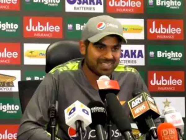 రెండు మూడు సార్లు వారు స్లెడ్జింగ్కి ప్రయత్నించారు
