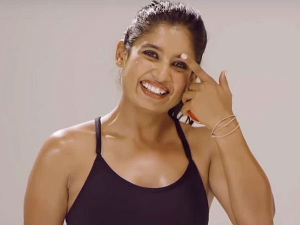 నటులు, రచయితలు కూడా ఉండడం బాధకరం
