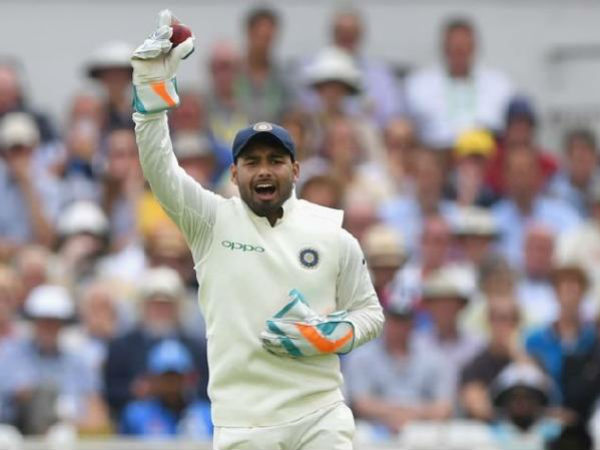 బౌలర్ టర్న్ తీసుకొనే వరకు కూర్చొని