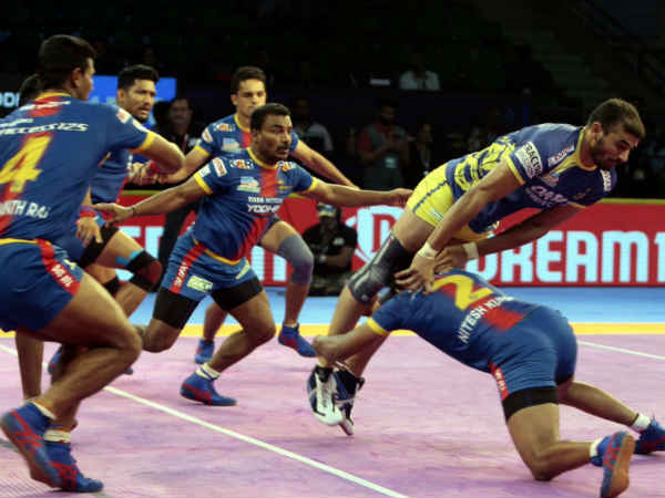 ఆట చివర్లో ఇరు జట్లూ డిఫెన్స్, అటాకింగ్ గేమ్తో