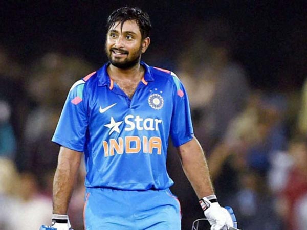 ఇంగ్లాండ్ పర్యటనకు ఎంపికై పరీక్షలో విఫలమై