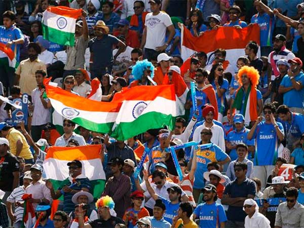 త్రివర్ణపతాకాలను తప్ప మరే జెండాలను