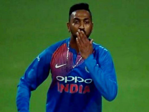 భారీగా పరుగులు సమర్పించుకున్న పాండ్యా