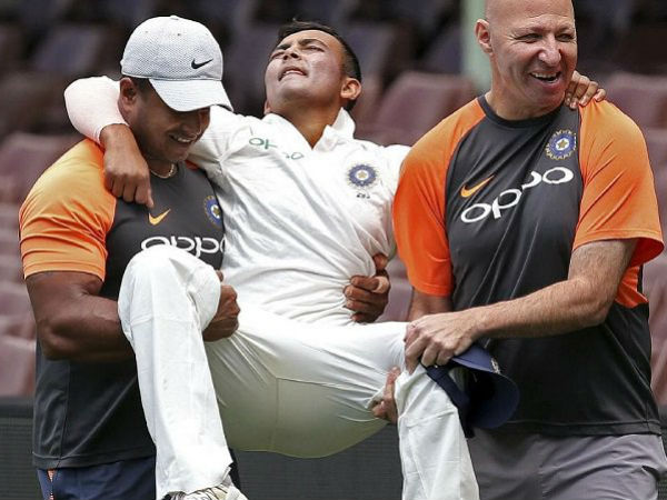 96 పరుగుల వద్ద పెవిలియన్కు