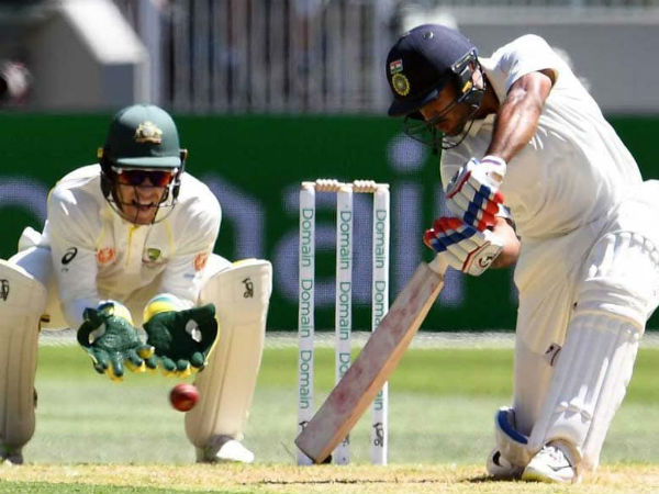 టెస్ట్ సిరీస్లో హాఫ్ సెంచరీ చేసిన మొదటి ఓపెనర్గా