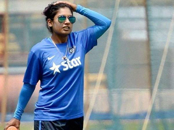 కోచ్ రామన్కు సహకారం అందించాలి