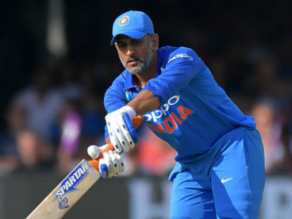 మళ్లీ ధోనీవైపు మొగ్గుచూపిన సెలక్టర్లు