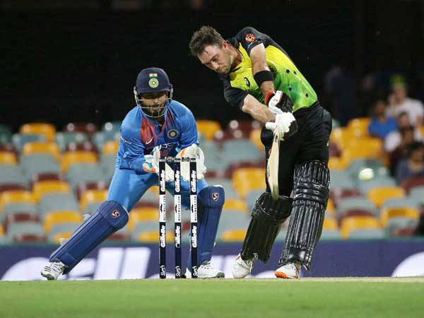 మాక్స్వెల్ను ఏడో స్థానంలో