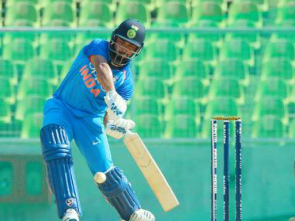 పంత్కు చోటు దక్కలేదు