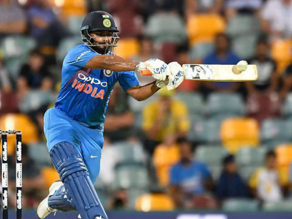 బంతిని స్టైక్ చేసే విధానం