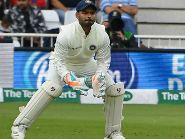 తొలి భారత వికెట్ కీపర్గా