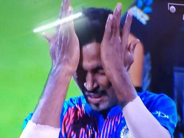 ఇన్నింగ్స్ 13వ ఓవర్లో