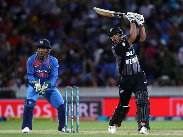 తొలి వికెట్కు 80 పరుగుల భాగస్వామ్యం