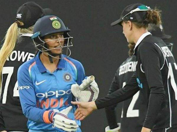 స్వల్ప వ్యవధిలోనే వికెట్లను కోల్పోయిన భారత్