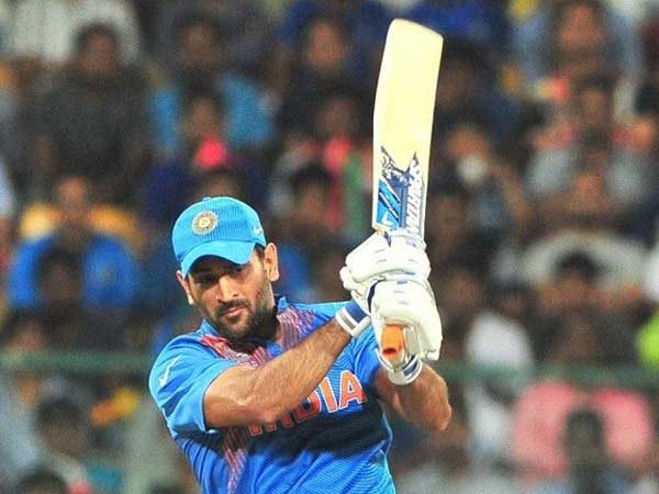 ధోని షాట్ల ఎంపికలో కొన్ని సూచనలు