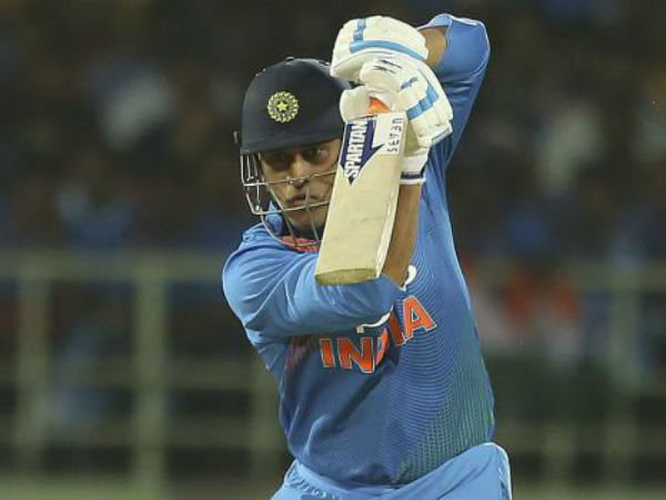 సూపర్ ఫామ్లో ధోని