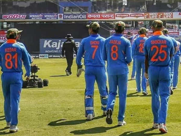 ఆత్మవిశ్వాసంతో ఉన్నాడు