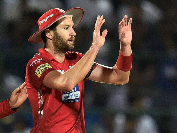 బెంగళూరు హ్యాట్రిక్: