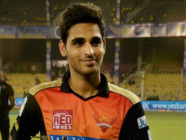 ఎక్కువగా పరుగులు సమర్పించుకున్న భువీ