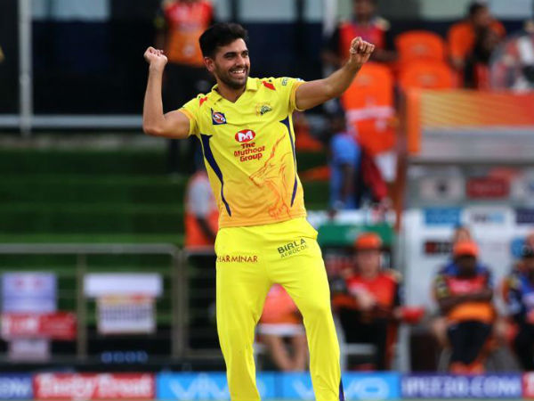 నెహ్రా నెలకొల్పిన 19 డాట్ బాల్స్ రికార్డుని