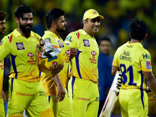 సోషల్ మీడియాలో ట్రోలింగ్కు దిగిన నెటిజన్లు
