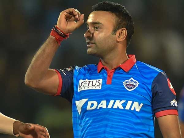 ఔట్గా ప్రకటించిన థర్డ్ అంఫైర్