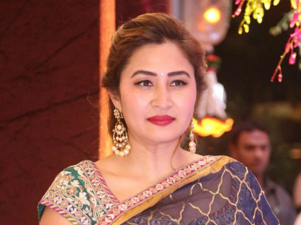 రెమ్యూనరేషన్ విషయంలో డీల్ కుదరకే