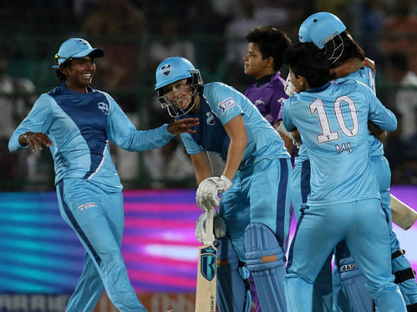 ఆరో వికెట్కు 71 పరుగులు