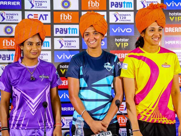 సూపర్ నోవాస్తో ట్రైల్బ్లాజర్స్ ఢీ: