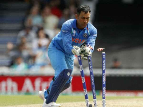 స్టంపింగ్స్తో ధోని మరో రికార్డు