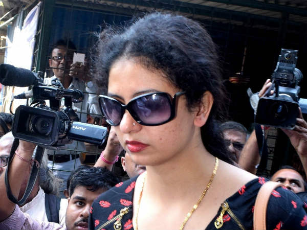 హసీన్ జహా.. షమీ వేర్వేరుగా..